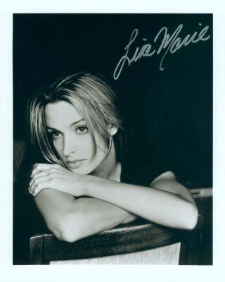 marie.jpg (15732 bytes)