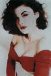 Sherilyn Fenn, on a fait la promotion de Twin Peaks ainsi, la s�rie a eu beaucoup de succ�s... au d�but...
