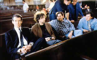 Pierce Brosnan et Tim Burton sur le tournage du film